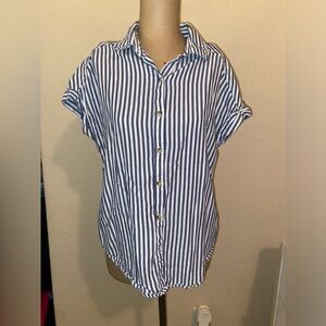Women’s Lola River button down blouse Size XL
